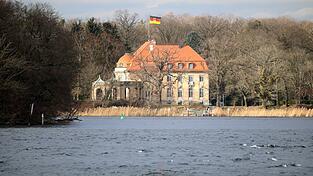 Kabinettsklausur an neuem Ort: eine Villa am See statt ein Schloss auf dem Land. (Archivbild)