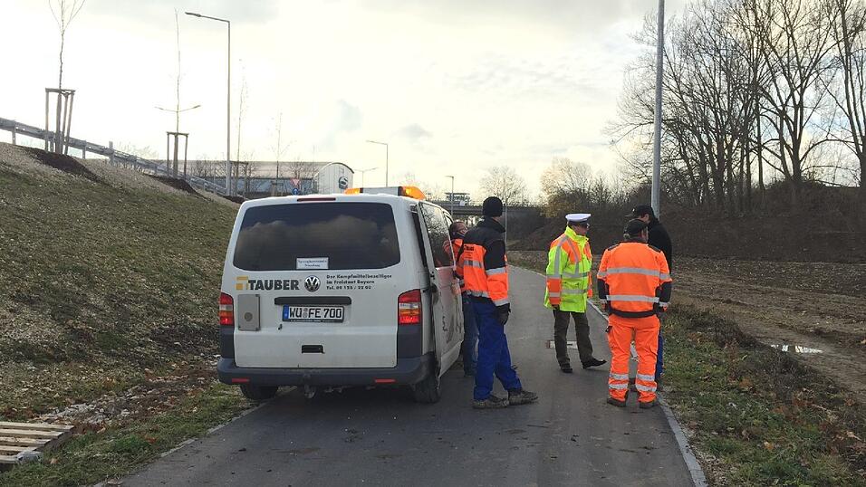 In Schwabelweis haben Bauarbeiter eine Fliegerbombe gefunden. In Schwabelweis haben Bauarbeiter eine Fliegerbombe gefunden.