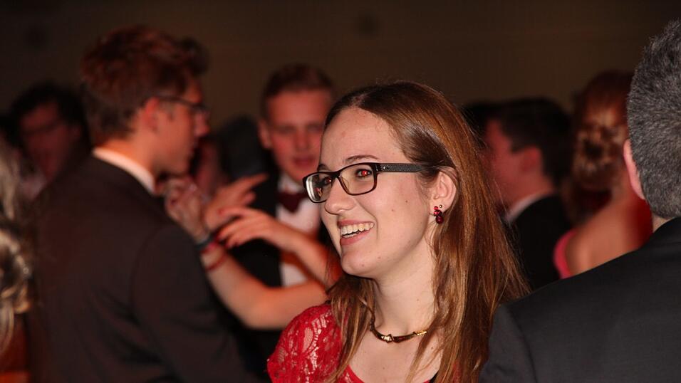 Die Bilder vom Abschlussball der Tanzschule Seidel in der Fraunhofer-Halle am 28. November. Die Bilder vom Abschlussball der Tanzschule Seidel in der Fraunhofer-Halle am 28. November.