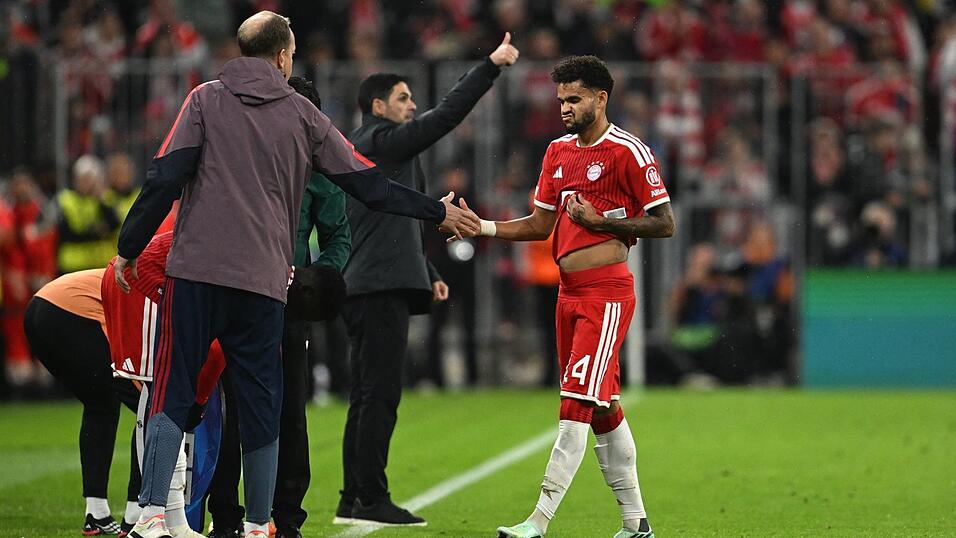 Rein und wieder raus: Luis Díaz. Rein und wieder raus: Luis Díaz.