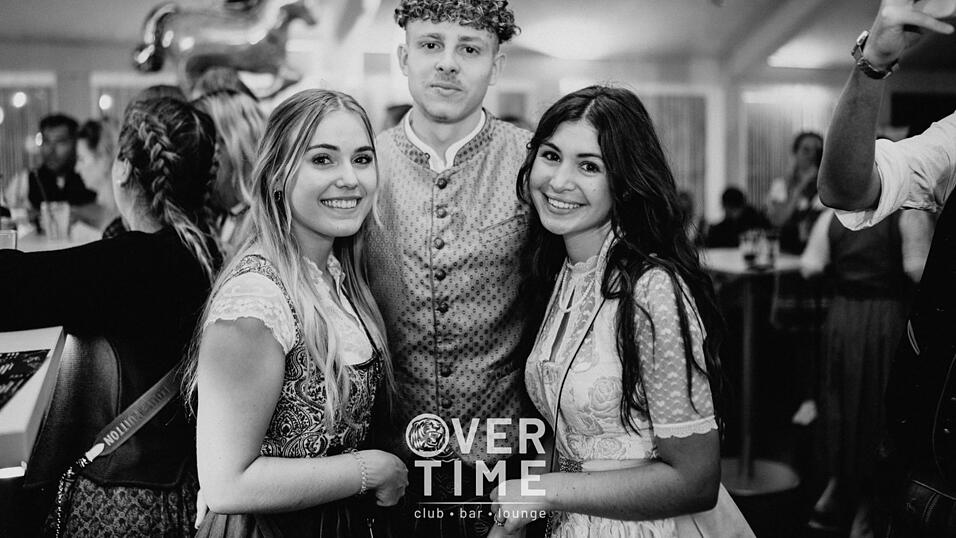 Auch am zweiten Volksfestfreitag schauten viele G&auml;ste im Overtime vorbei.