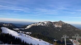 Das Skigebiet am Spitzingsee ist ein beliebtes Ausflugsziel. (Symbolbild)