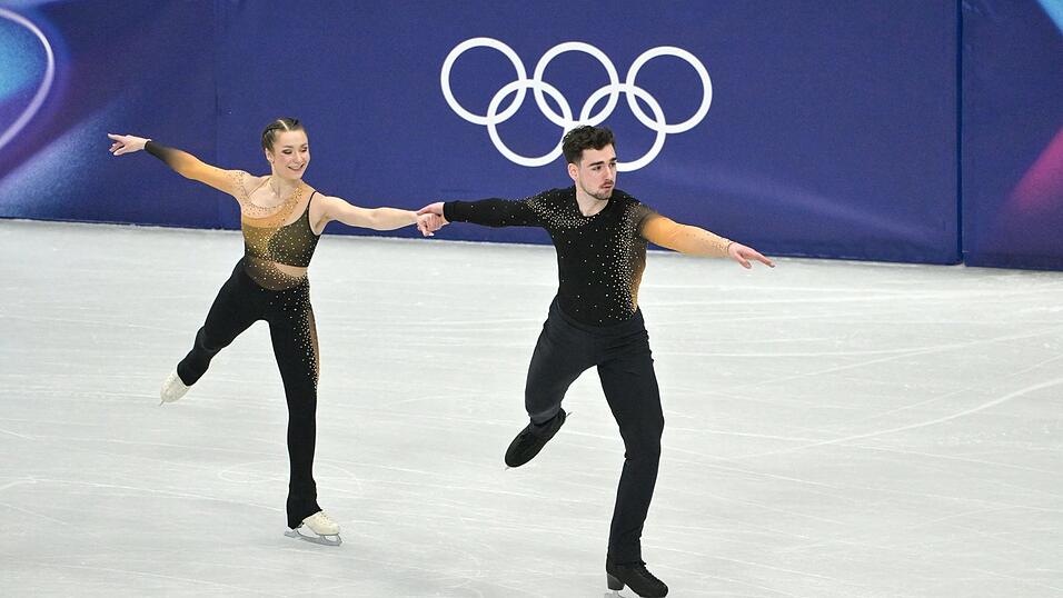 Annika Hocke und Robert Kunkel wurden im Paarlauf Zehnte. (Archivbild)