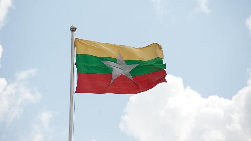 Bei der Explosion im Nordosten Myanmars gab es viele Tote und Verletzte. Bei der Explosion im Nordosten Myanmars gab es viele Tote und Verletzte.