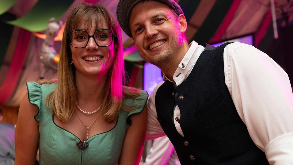 Die Partybilder vom Samstag, 8. August, aus dem Festzelt Weckmann. Die Partybilder vom Samstag, 8. August, aus dem Festzelt Weckmann.