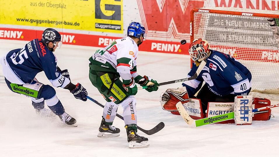 Die Straubing Tigers haben die Augsburger Panther mit 3:1 besiegt. Die Straubing Tigers haben die Augsburger Panther mit 3:1 besiegt.