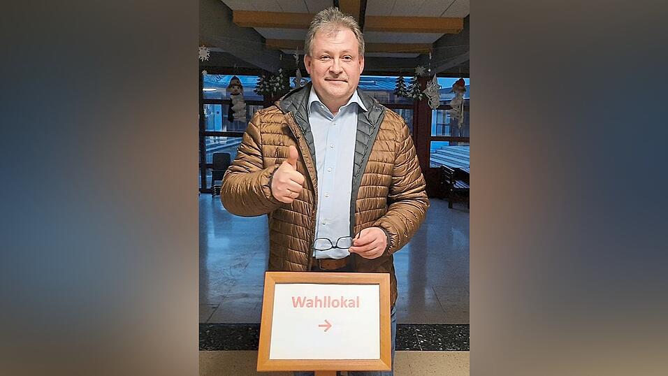 Donaustaufs B&uuml;rgermeister J&uuml;rgen Sommer am Tag der Bundestagswahlen 2025. Im M&auml;rz 2026 soll er sich nach dem Willen der SPD-Vorstandschaft Donaustauf-Sulzbach erneut zur Wahl stellen.