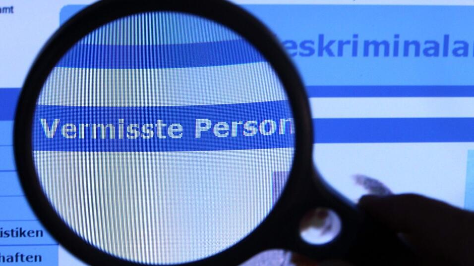 Immer wieder muss die Polizei nach vermissten Personen suchen. Die Öffentlichkeitsfahndung ist dabei ein Werkzeug von vielen - und oft das letzte Mittel. (Symbolbild) Immer wieder muss die Polizei nach vermissten Personen suchen. Die Öffentlichkeitsfahndung ist dabei ein Werkzeug von vielen - und oft das letzte Mittel. (Symbolbild)