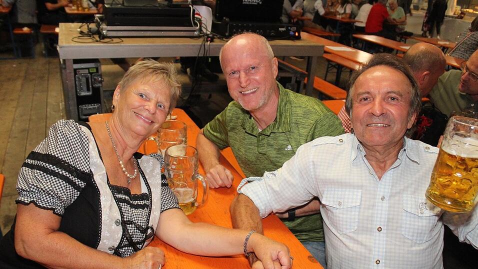 Zur Musik von Headless wurde ausgelassen gefeiert.