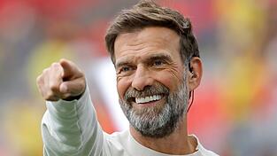 Jürgen Klopp ist bei der WM schon in einer Rolle als Schattenbundestrainer. Jürgen Klopp ist bei der WM schon in einer Rolle als Schattenbundestrainer.