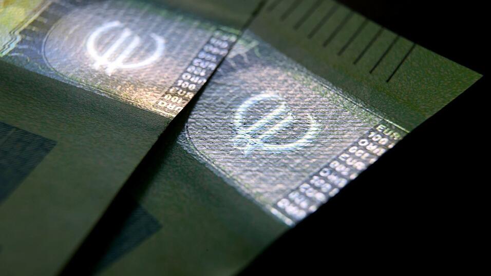 Das Geld aus dem Infrastruktur-Topf fließt noch nicht ab wie gewünscht. (Symbolbild) Das Geld aus dem Infrastruktur-Topf fließt noch nicht ab wie gewünscht. (Symbolbild)