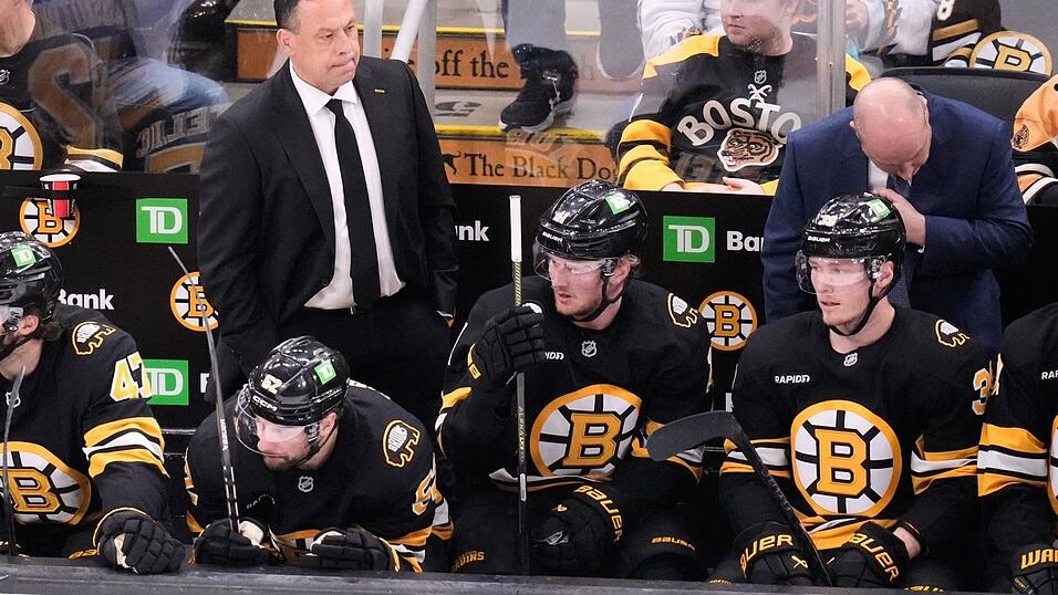 F&uuml;r Bostons Trainer Marco Sturm endet die erste NHL-Saison in der ersten Playoff-Runde.