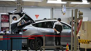 Das Tesla-Werk in Shanghai spielt eine wichtige Rolle für das internationale Geschäft des Elektroautobauers. (Archivbild) Das Tesla-Werk in Shanghai spielt eine wichtige Rolle für das internationale Geschäft des Elektroautobauers. (Archivbild)