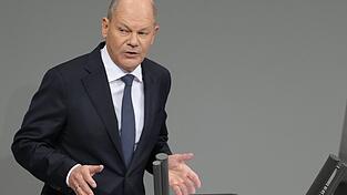 Die Union will nächste Woche Anträge zur Migrationspolitik in den Bundestag einbringen. Der Kanzler kontert das mit einer Ankündigung.