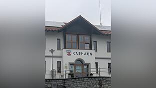 Die Gemeinde Prackenbach will einige Aufgaben des Standesamtes an Viechtach abgeben, die Stellung eines entsprechenden Antrags bewilligten die Prackenbach Gemeinder&auml;te am Mittwochabend.