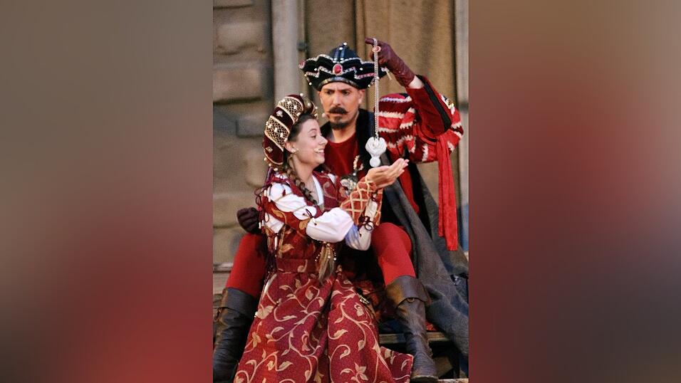 Eindr&uuml;cke von der Gruppe 'blau', die am Freitagabend die Drachenstich-Premiere gespielt hat.