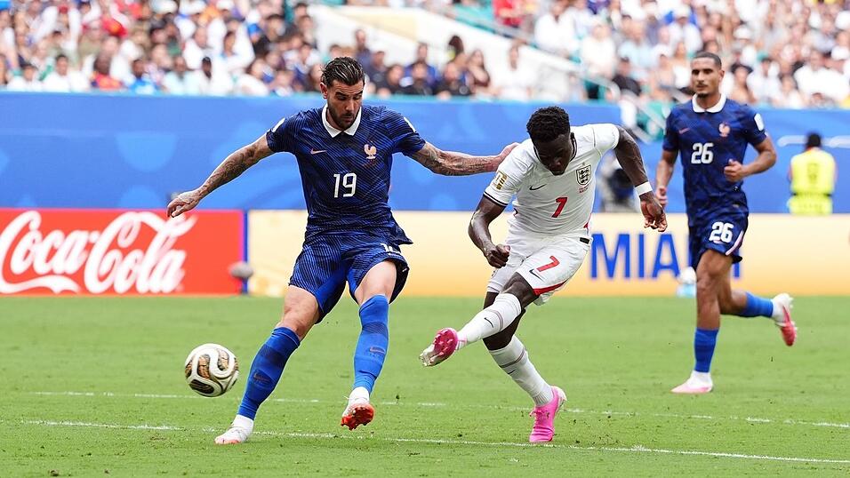 Bukayo Saka (M) erzielte drei Treffer für England. Bukayo Saka (M) erzielte drei Treffer für England.