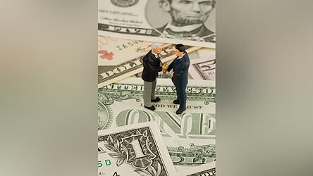 Deal per Handschlag: In den USA legt man Wert auf die persönliche Beziehung zum Kunden.