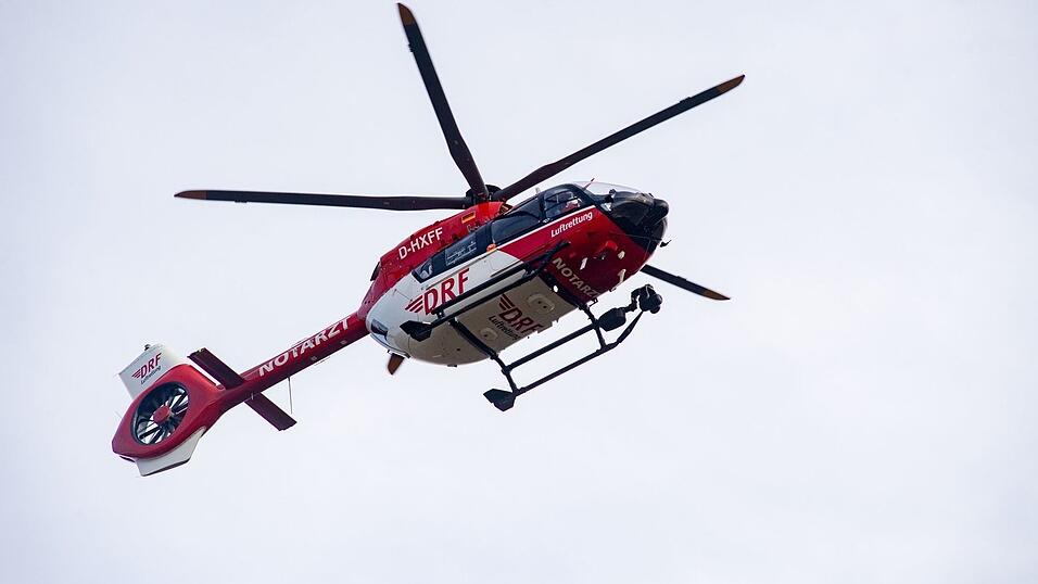 Zwei Frauen wurden bei einem Unfall lebensgefährlich verletzt und in Kliniken gebracht. (Symbolbild)