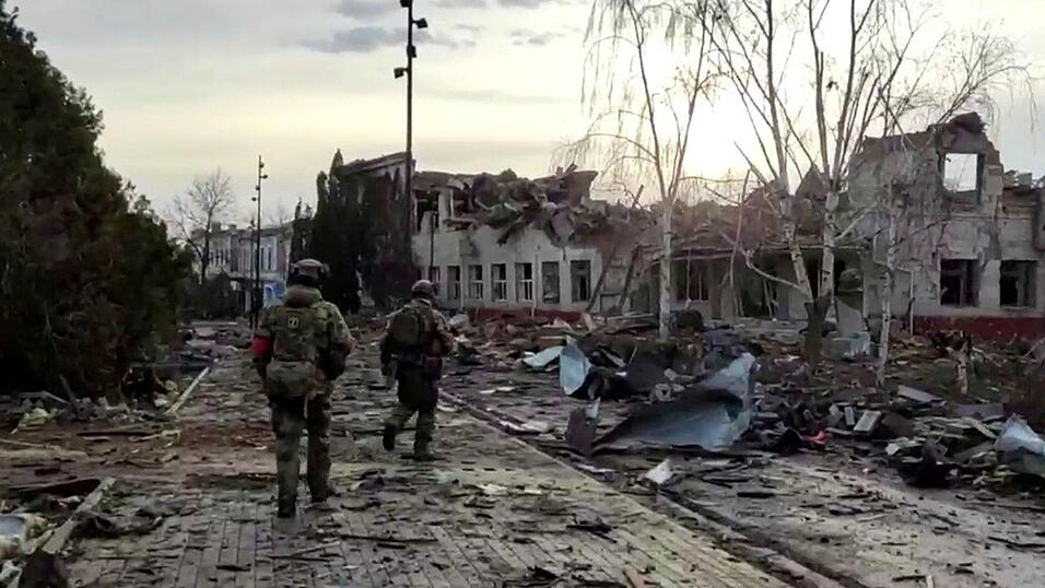 Trump und Russland behaupten, ukrainische Soldaten seien im Gebiet Kursk eingekesselt. Trump und Russland behaupten, ukrainische Soldaten seien im Gebiet Kursk eingekesselt.
