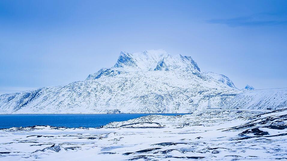 Gr&ouml;nland ist die gr&ouml;&szlig;te Insel der Welt - und gr&ouml;&szlig;tenteils von Eis bedeckt. (Archivbild)