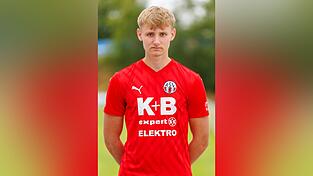 Elias Weitzer (Bild) und Simon Fischer gaben im Heimspiel gegen die DJK Gebenbach ihr Bayernliga-Deb&uuml;t f&uuml;r den ASV Cham.