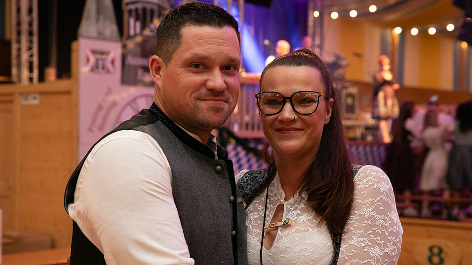 Die Partybilder vom Sonntag, 17. August, aus dem Festzelt Reisinger. Die Partybilder vom Sonntag, 17. August, aus dem Festzelt Reisinger.