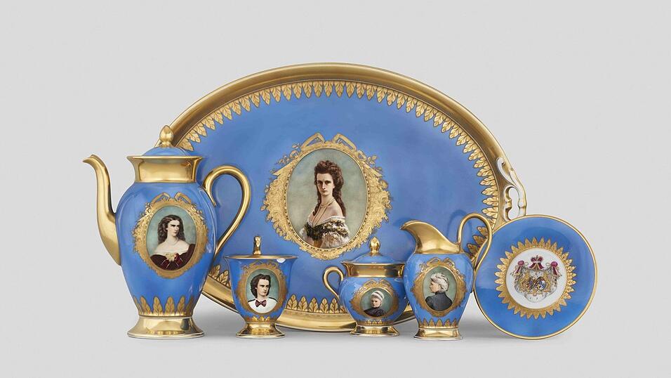 Kaffeeservice mit Bildnissen der Erbprinzessin Helene von Thurn und Taxis