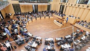 Der Bundesrat hat dem vom Bundestag bereits beschlossenen Gesetzentwurf zur steuerfreien Entlastungspr&auml;mie von bis zu 1.000 Euro am Freitag in Berlin &uuml;berraschend nicht zugestimmt.