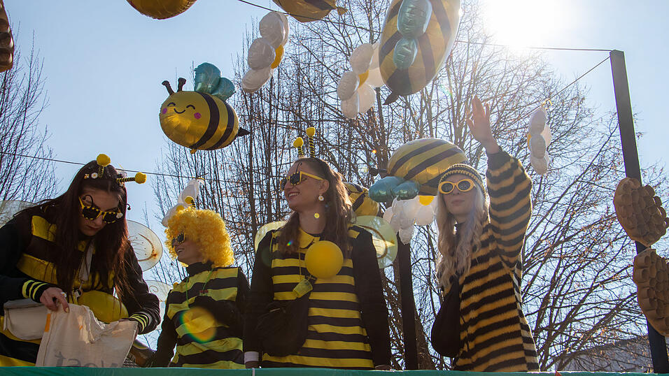 Am Samstag fand der Faschingsumzug in Otzing (Kreis Deggendorf) statt. Am Samstag fand der Faschingsumzug in Otzing (Kreis Deggendorf) statt.