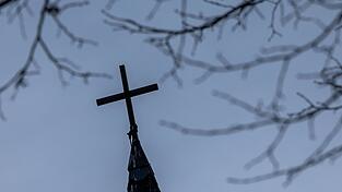Die Kirche darf nicht mehr betretenen werden, bis es gelungen ist, die Schadstoffbelastung ausreichend zu senken. (Symbolbild) Die Kirche darf nicht mehr betretenen werden, bis es gelungen ist, die Schadstoffbelastung ausreichend zu senken. (Symbolbild)