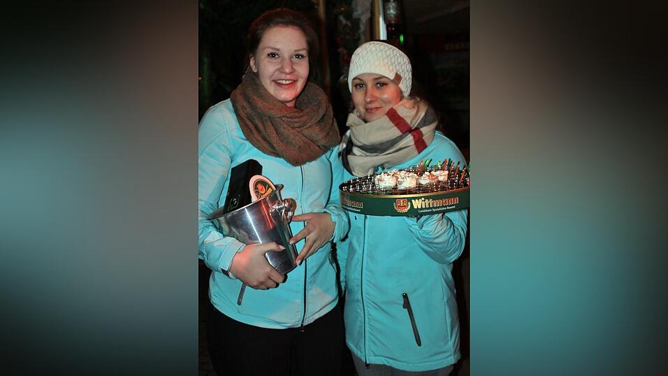 Der Christkindlmarkt und die Weihnachtspyramide geh&ouml;ren in der Adventszeit zu den beliebtesten Treffpunkten in Landshut.