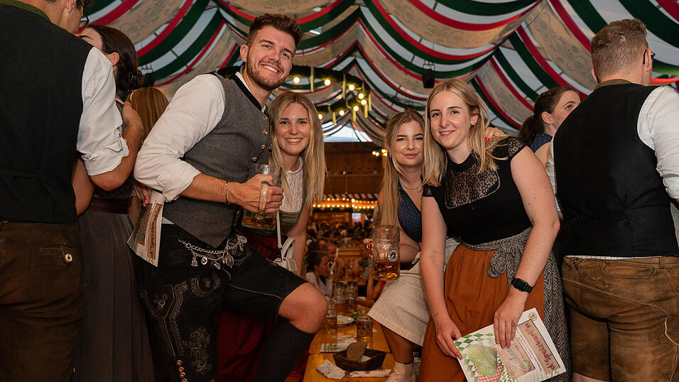 Die Partybilder vom Donnerstag, 17. August 2023, aus dem Festzelt Weckmann.