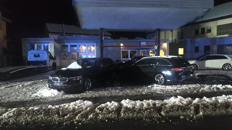 In der Werner-von-Siemens-Stra&szlig;e in Cham ereigneten sich am Freitagabend zwei Unf&auml;lle hintereinander - es folgte eine Suchaktion.