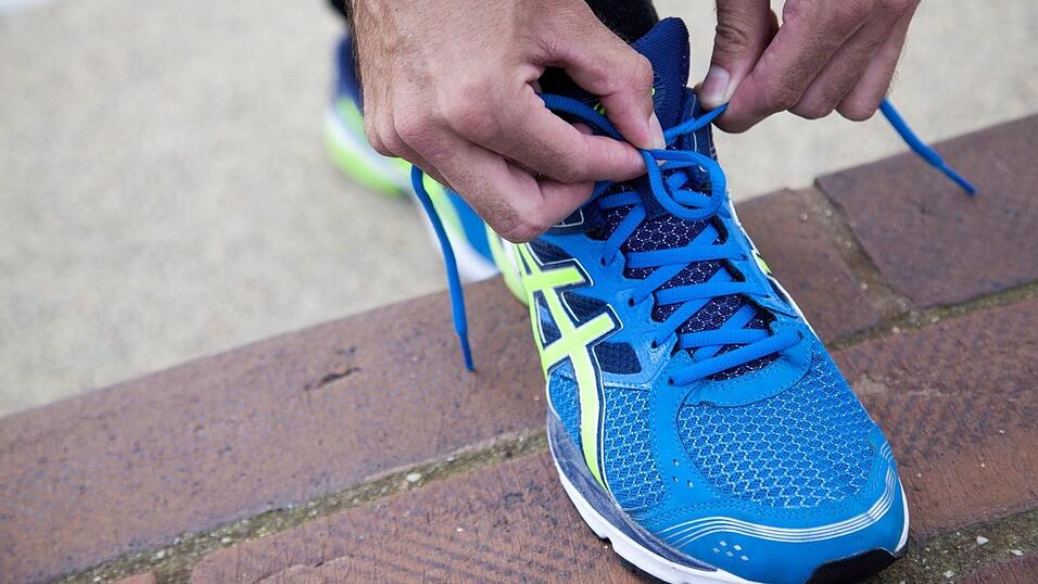 In Ruhe ausprobieren: Laufschuhe müssen perfekt passen.