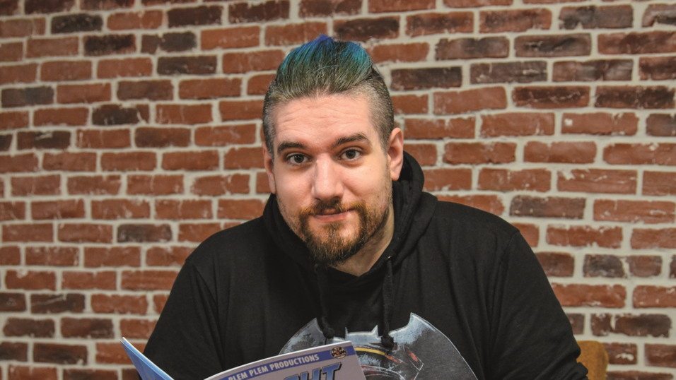 Christopher Kloiber ist in Erding aufgewachsen, lebt in Bamberg und ist 32 Jahre alt. Dank des Erfolgs von Tracht Man kann er vom Comic-zeichnen leben. Christopher Kloiber ist in Erding aufgewachsen, lebt in Bamberg und ist 32 Jahre alt. Dank des Erfolgs von Tracht Man kann er vom Comic-zeichnen leben.