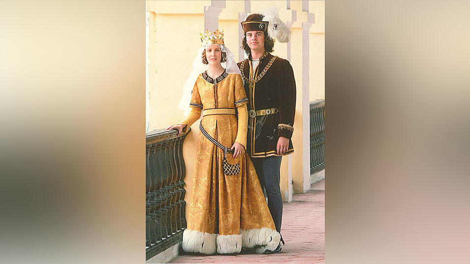 Das 40. Brautpaar der Landshuter Hochzeit wurde am Montag vorgestellt. Damit reiht es sich in eine Schar illustrer Paare ein. Eines von ihnen hat sogar geheiratet.