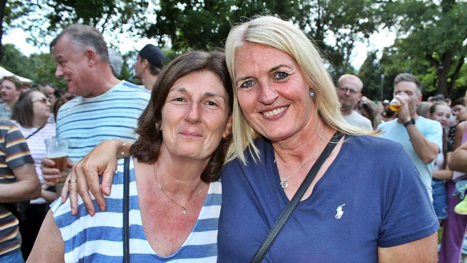 Fotos des&nbsp;ersten Open-Air-Abends auf der Ringelstecherwiese.&nbsp;