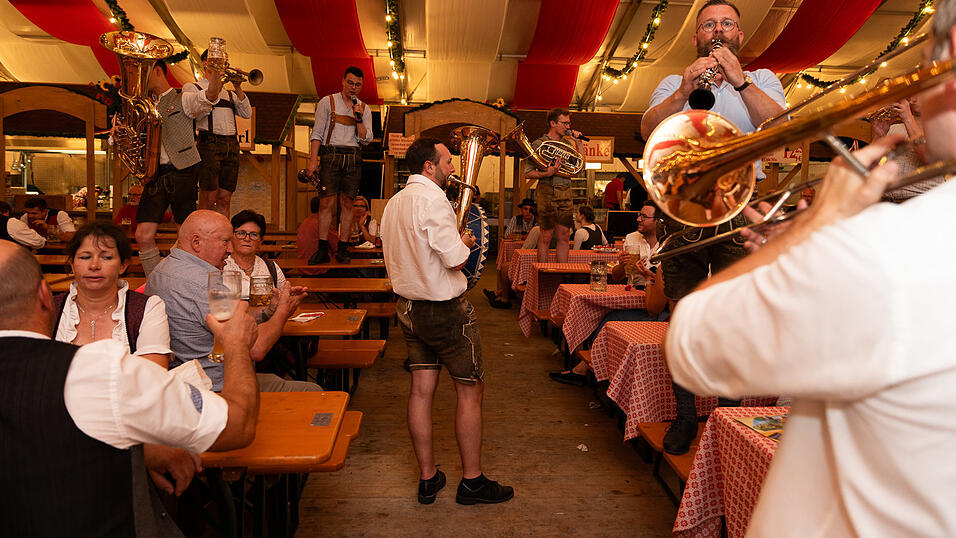 Die Partybilder vom Sonntag, 20. August 2023, aus dem Festzelt Greindl. Die Partybilder vom Sonntag, 20. August 2023, aus dem Festzelt Greindl.