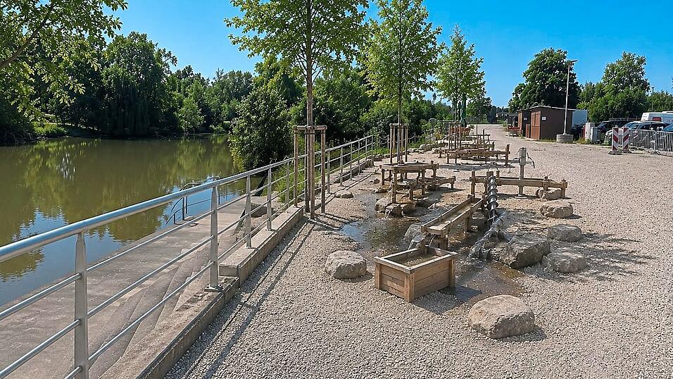 Zu den vorgestellten Ideen gehörten unter anderem ein Wasserspielplatz am Vilsufer und eine grüne Oase am Kugelbrunnen am Stadtplatz. Zu den vorgestellten Ideen gehörten unter anderem ein Wasserspielplatz am Vilsufer und eine grüne Oase am Kugelbrunnen am Stadtplatz.