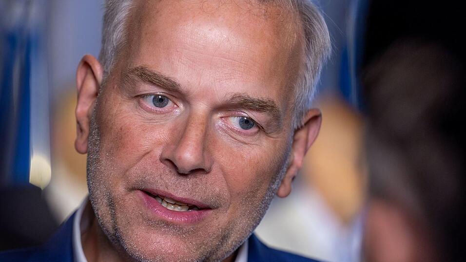Wahlsieger Leif-Erik Holm von der AfD hat wohl keine Partner zur Regierungsbildung. Wahlsieger Leif-Erik Holm von der AfD hat wohl keine Partner zur Regierungsbildung.