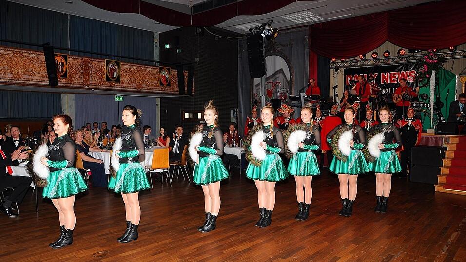 Impressionen vom Intrhonisationsball 2015 der Narrhalla Moosburg. (Foto: Ren&eacute; Spanier)