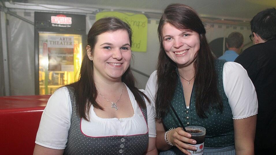 Die besten Bilder vom Wein- und Wei&szlig;bierfest des Burschenvereins Arth und der M&auml;dchengruppe.
