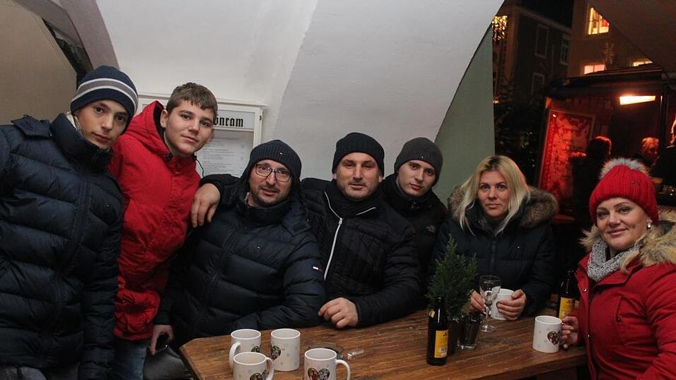 In Landshut lockten am Wochenende der Kunsthandwerkermarkt und die H&uuml;ttengaudi zahlreiche Besucher an.