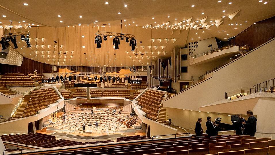 Der Konzertsaal von Architekt Hans Scharoun. Der Konzertsaal von Architekt Hans Scharoun.