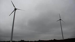 In Kugl gibt es bereits Windr&auml;der. Im Windvorrangebiet bei Poldering k&ouml;nnten sie in Zukunft gebaut werden.