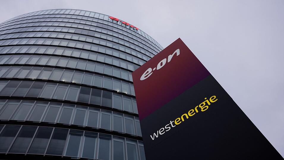 Deutschlands größter Energieversorger Eon hat im vergangenen Jahr 2,9 Milliarden Euro verdient. (Archivbild) Deutschlands größter Energieversorger Eon hat im vergangenen Jahr 2,9 Milliarden Euro verdient. (Archivbild)