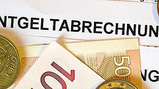 Die Bundesagentur für Arbeit errechnete für die 56.075 Vollzeitbeschäftigten im Landkreis Freising im Jahr 2024 in mittleres Bruttoeinkommen in Höhe von 4.156 Euro pro Monat.