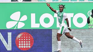 F&uuml;rths Noel Futkeu jubelt nach einer Gala-Vorstellung gegen Darmstadt.