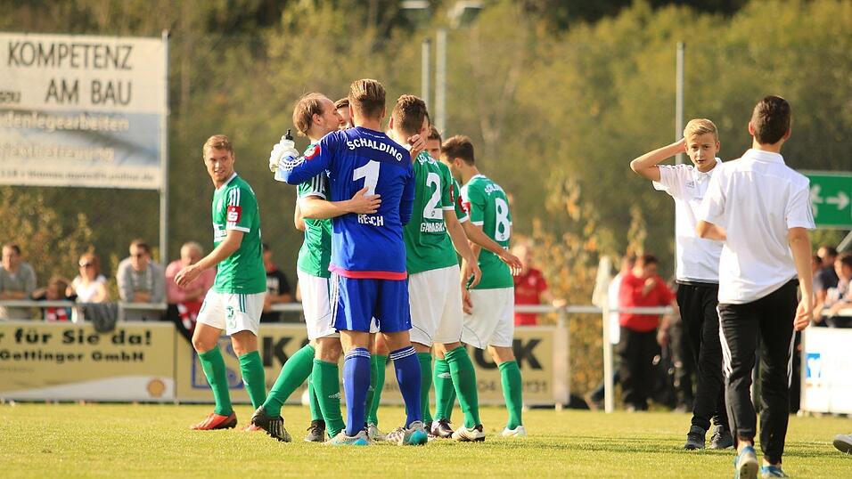 Der Jahn kommt bei Schalding-Heining nicht über ein 0:0 hinaus. Der Jahn kommt bei Schalding-Heining nicht über ein 0:0 hinaus.